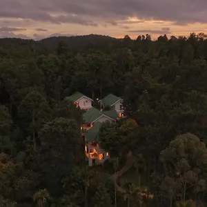 4* Курортный комплекс The Woods Resorts Wayanad