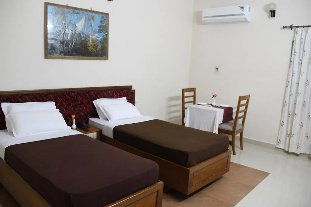 Hotel Issacs The Resort Sultan Bathery